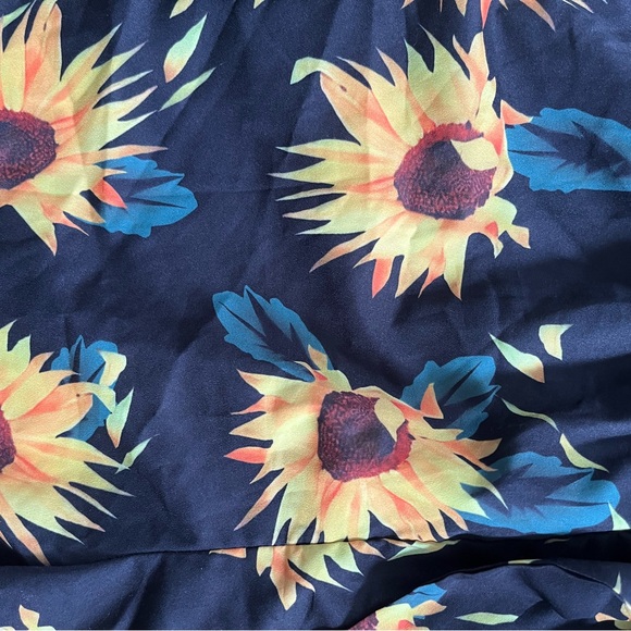 High waisted sunflower paper bag shorts. - Picture 4 of 5